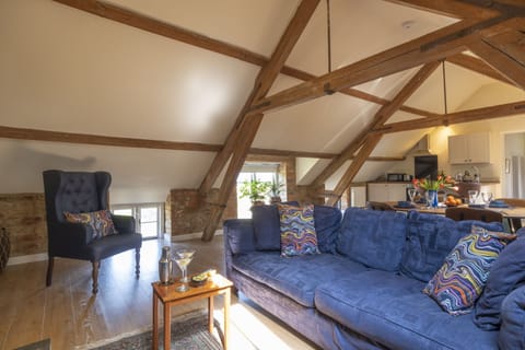 The Granary at Oriel Farm Sitting Area - StayCotswold