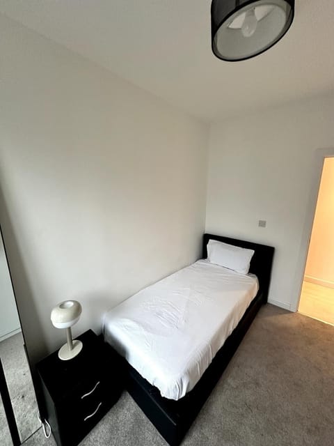 Apartment | 3 bedrooms, iron/ironing board, free WiFi, bed sheets