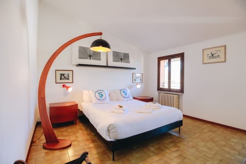 Spacious bedroom in Peschiera del Garda