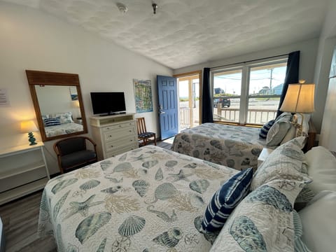 Room, 2 Double Beds, Ocean View | Hypo-allergenic bedding, individually decorated, individually furnished