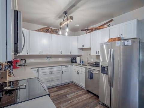 Fully Equipped Kitchen fitted with modern appliances