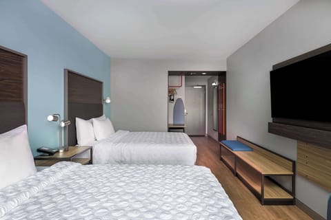 Desk, blackout drapes, iron/ironing board, free WiFi