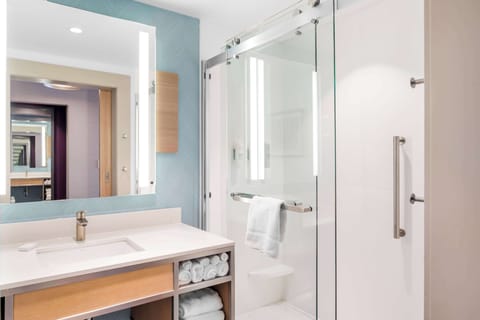 Suite, 1 Bedroom, Non Smoking | Bathroom shower