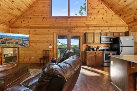 Cabin, Multiple Beds, Pool Access, Garden View | Private kitchen | Coffee/tea maker