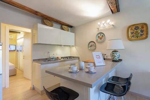 Apartment | Private kitchen | Fridge, oven, stovetop, coffee/tea maker