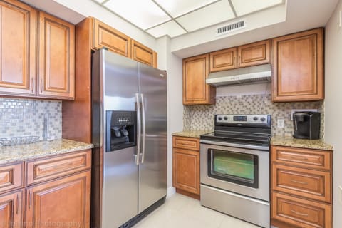 1 bed Monthly Rental on the Beach Miami 5th floor (1813)