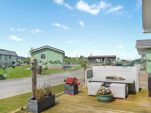 Tennis court | Meadows Lodge - Meadow Retreat Lodge Park, Moota, near Cockermouth and North Lakes