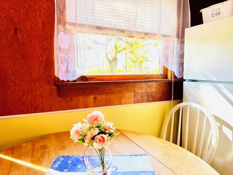 Comfort House, Garden View | In-room dining