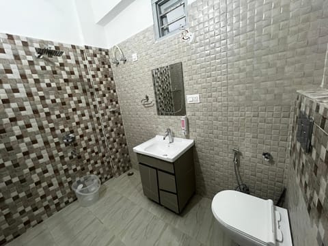 Deluxe Room | Bathroom