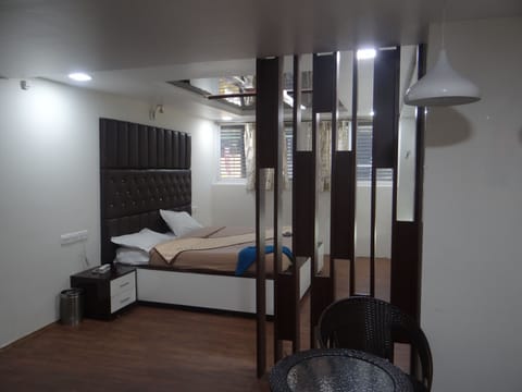 Luxury Room, Non Smoking, Private Bathroom | Bed sheets