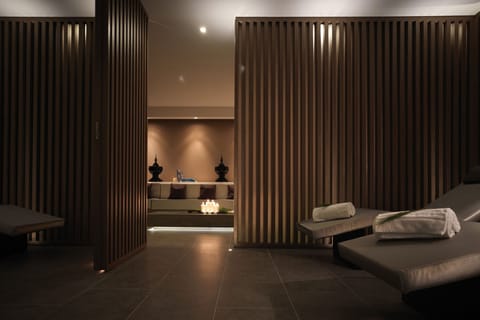 Couples treatment rooms, sauna, hot tub, Turkish bath, body treatments