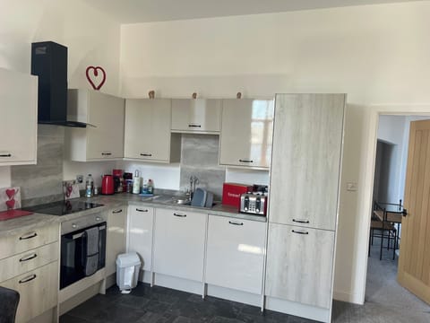 Apartment | Private kitchen | Fridge, oven, stovetop, electric kettle