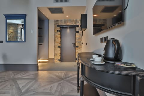 Superior Double or Twin Room | Minibar, iron/ironing board, free WiFi