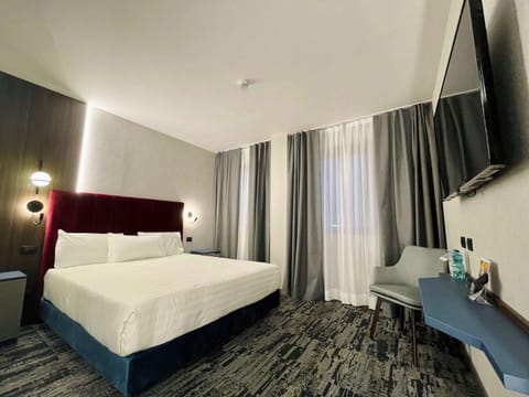 Superior Room, 1 Double Bed | Premium bedding, minibar, in-room safe, desk