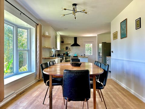 Dining Room table seat 10-12 - 2nd Floor