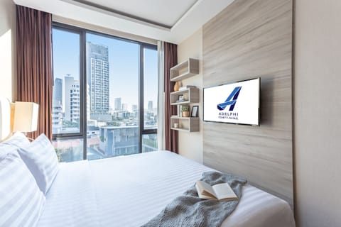 Suite, 1 Bedroom | 1 bedroom, premium bedding, in-room safe, desk