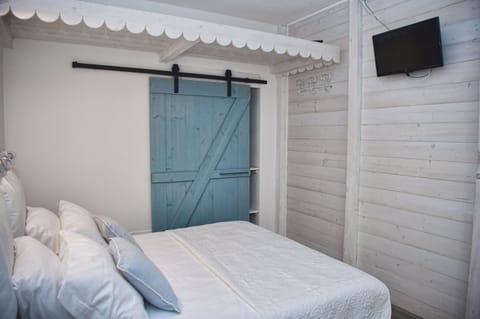 Apartment | Iron/ironing board, free WiFi