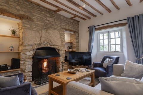 Lilac Cottage Sitting Room - StayCotswold