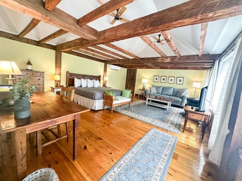 Black Walnut Inn | Amherst | VacationRenter