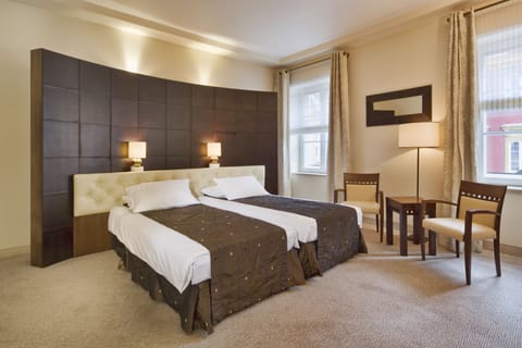 Exclusive Suite, 2 Bedrooms, Non Smoking (Le Regina) | Hypo-allergenic bedding, minibar, in-room safe, desk