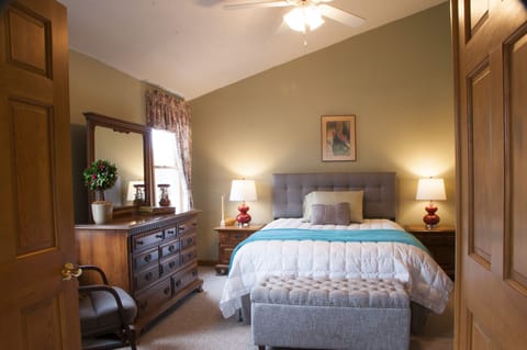 Master Suite with Kitchen | Egyptian cotton sheets, premium bedding, down comforters, pillowtop beds