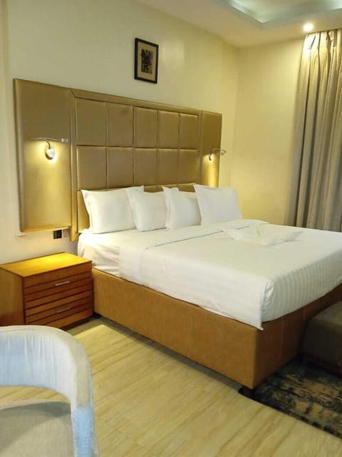 Deluxe Double Room | In-room safe, blackout drapes, free WiFi