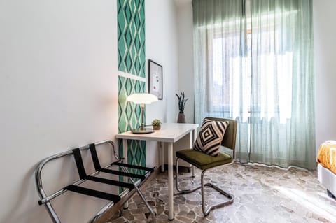 4 bedrooms, desk, iron/ironing board, free WiFi