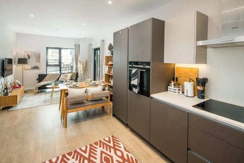 Apartment | Private kitchen | Fridge, microwave, oven, stovetop