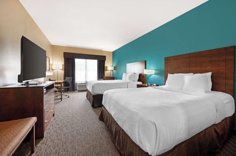 Iron/ironing board, rollaway beds, free WiFi, bed sheets