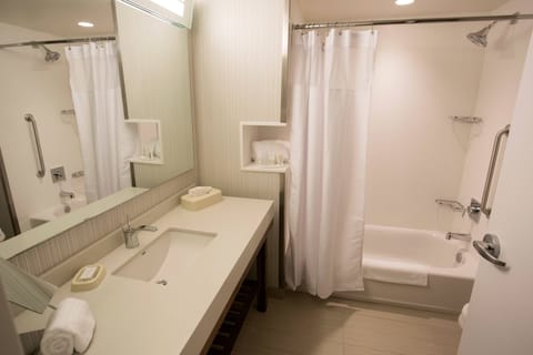 Room, 2 Queen Beds | Bathroom | Shower, free toiletries, hair dryer, towels