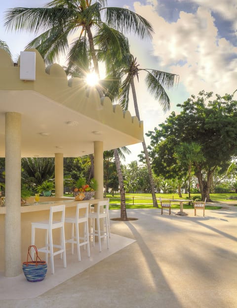 Poolside bar