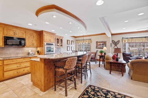 charter-6350-4236_51151513109_o