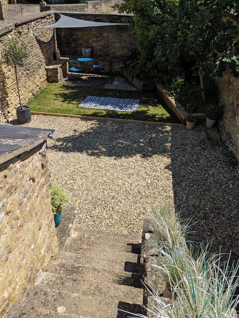 381801f3-87fd-4d71-8f38-97237057bd02