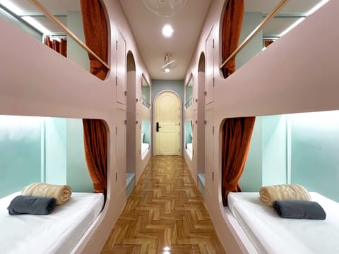 Economy Shared Dormitory | Free WiFi