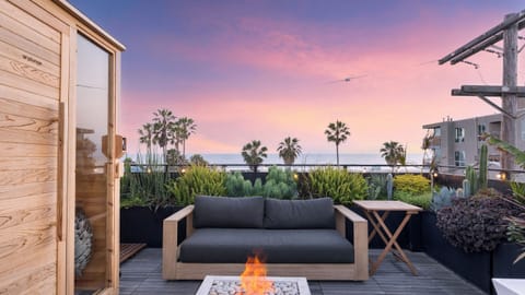 House (4 Bedrooms) | Front of property