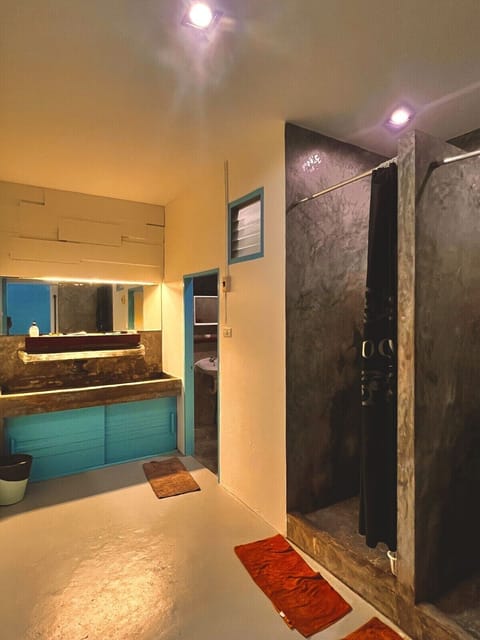 Standard Shared Dormitory, Women only, Mountain View | Bathroom | Bidet, towels, soap, shampoo