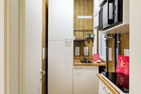 Apartment | Private kitchen | Full-size fridge, microwave, stovetop, electric kettle