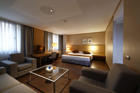 Junior Suite, 1 Double Bed with Sofa bed | Minibar, in-room safe, desk, soundproofing