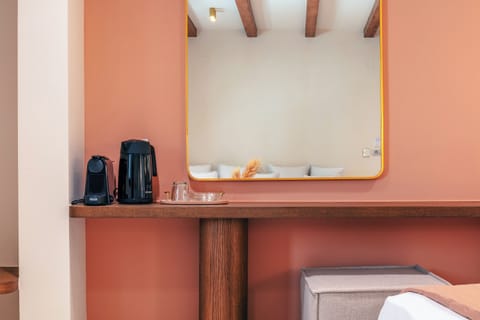 Junior Suite | In-room safe, soundproofing, iron/ironing board, free WiFi