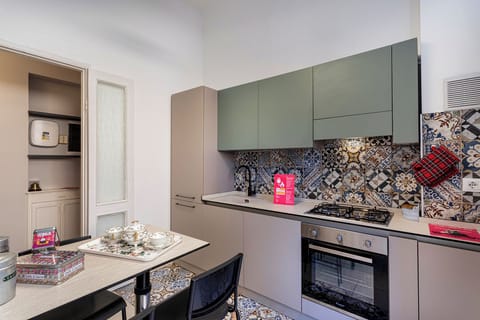 Apartment | Private kitchen | Dining tables