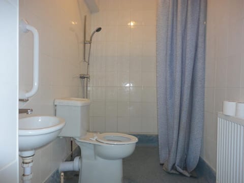 Double Room | Bathroom | Hair dryer, towels