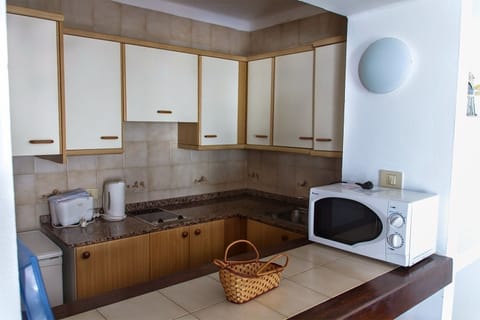 Apartment, 1 Bedroom | Private kitchenette | Fridge, microwave, stovetop, espresso maker