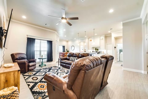 House (4 Bedrooms) | Front of property