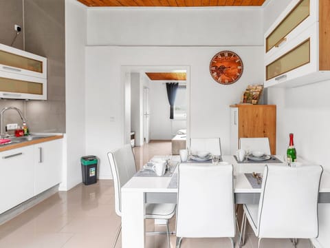 Food, Sky, Table, Tableware, Mountain, Cloud, Plant, Furniture, Green, Natural Landscape