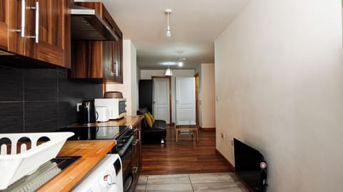 Apartment | Private kitchen | Microwave, oven, cookware/dishes/utensils