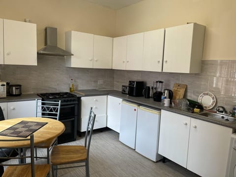 Apartment | Private kitchen | Fridge, microwave, oven, stovetop