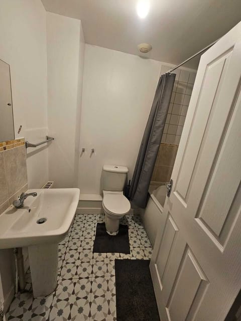 House | Bathroom | Combined shower/tub, deep soaking tub, towels