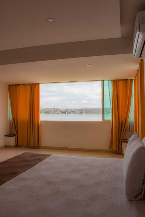 Junior Room, Balcony, Lake View