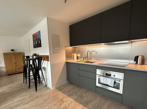 Studio | Private kitchen | Fridge, microwave, oven, stovetop