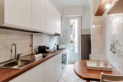 Apartment, Balcony | 2 bedrooms, premium bedding, down comforters, iron/ironing board